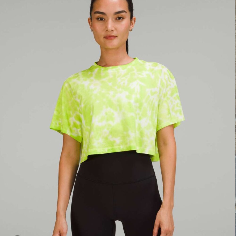 Lululemon Crop Cates Tee Women, New, no tag, SZ 8